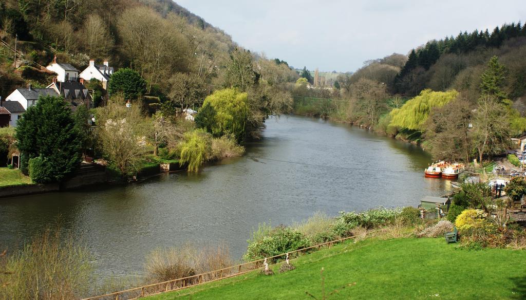 Royal Lodge Symonds Yat Exterior photo